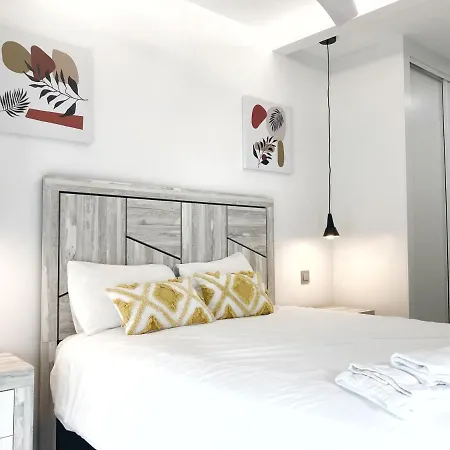 La Naval Flat W Garage Apartment *
